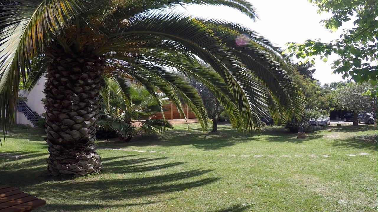 Residence Les Caraibes Sérignan Exteriör bild